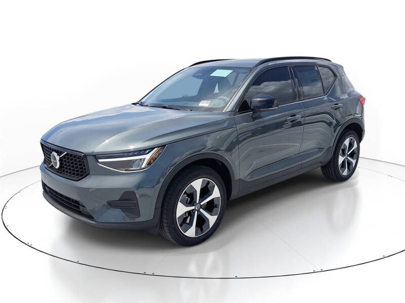 2026 Volvo XC40 B4 Core