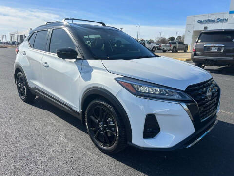 2023 Nissan Kicks SR