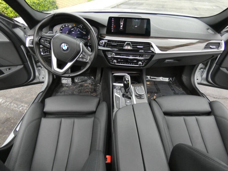 2019 BMW 5 Series 530i