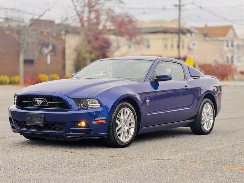 Ford Mustang's photo