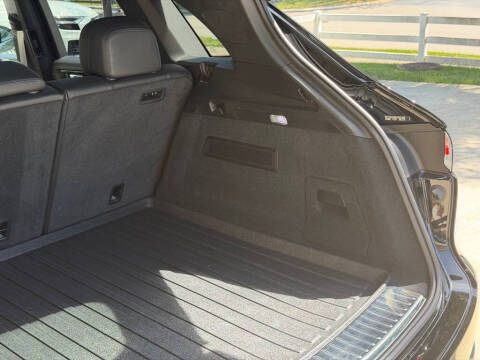 2023 Porsche Cayenne Platinum Edition