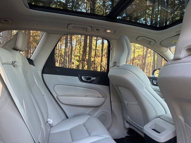 2023 Volvo XC60 B5 Plus Bright Theme