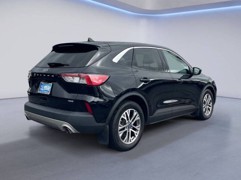 2022 Ford Escape Hybrid SEL