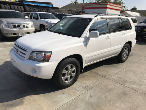 2005 Toyota Highlander for sale at Auto Emporium in Wilmington CA