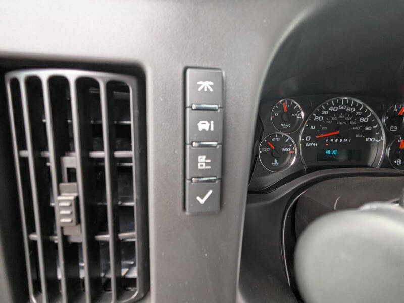 2025 Chevrolet Express 3500