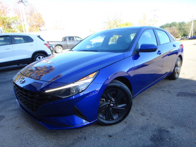 2022 Hyundai Elantra SEL's photo