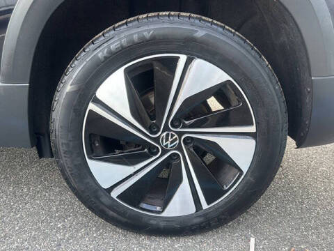 2024 Volkswagen Taos SE 4Motion