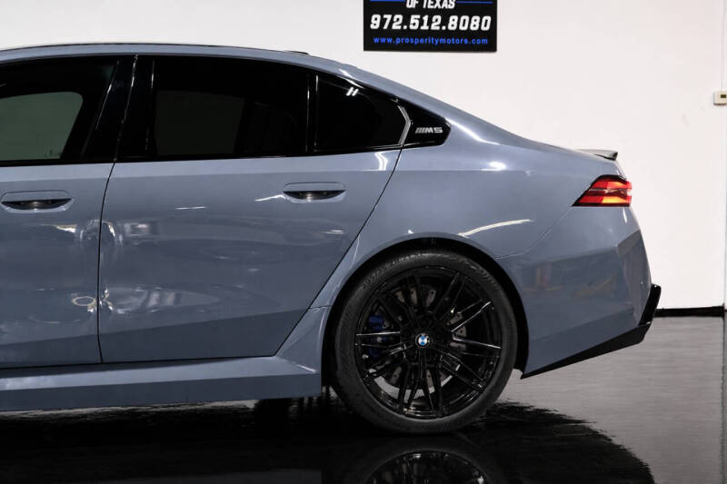 2025 BMW M5