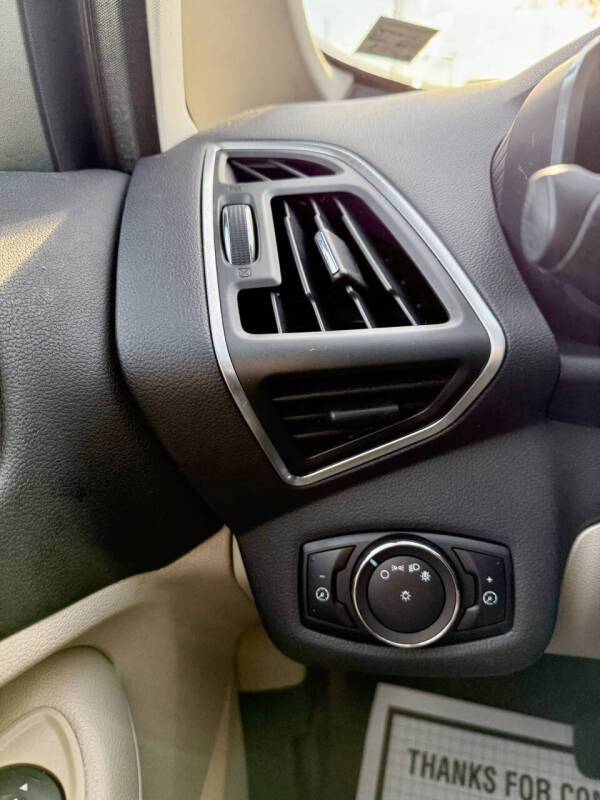 2013 Ford C-MAX Hybrid SE