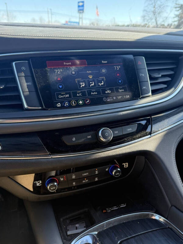 2023 Buick Enclave Essence