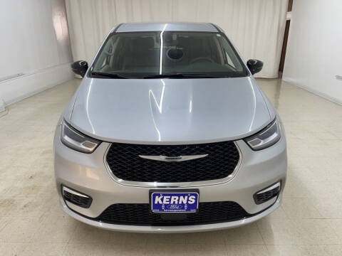 2024 Chrysler Pacifica Plug-In Hybrid Select