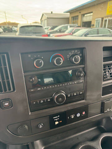 2017 GMC Savana 2500