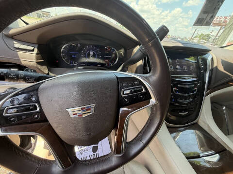 2017 Cadillac Escalade Luxury