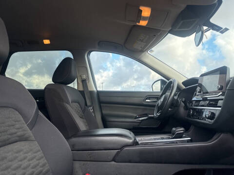 2022 Nissan Pathfinder S