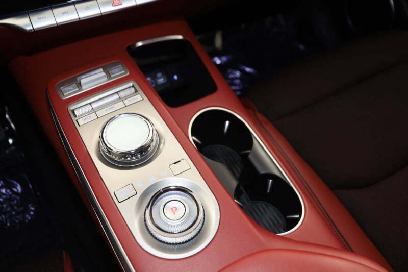 2023 Genesis GV70 2.5T Standard