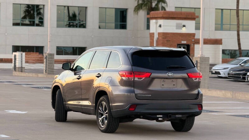 2018 Toyota Highlander LE