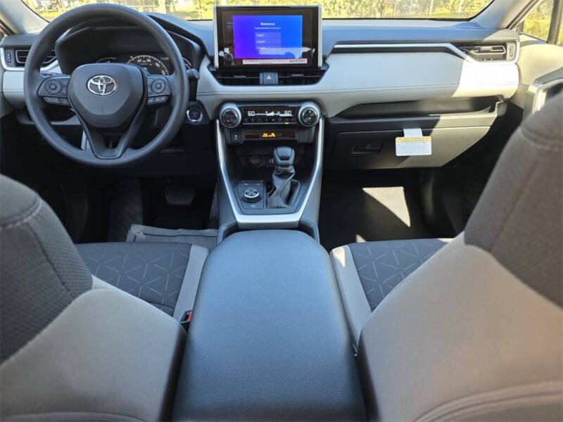 2025 Toyota RAV4 Hybrid XLE