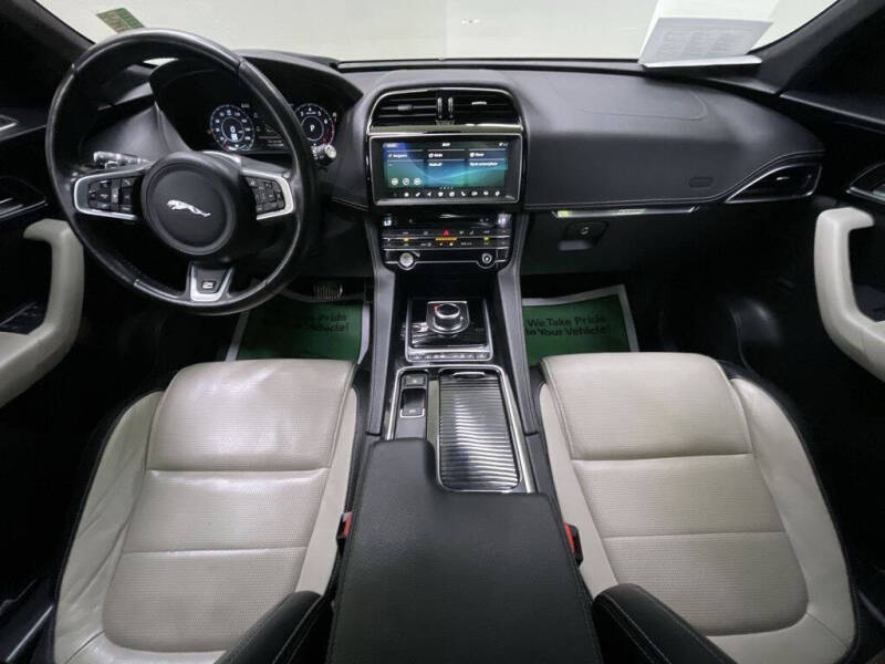 2020 Jaguar F-PACE 25t R-Sport