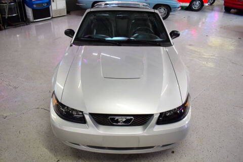 2004 Ford Mustang Deluxe
