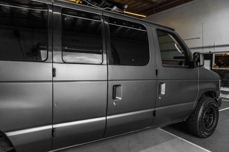 2010 Ford E-Series E-350 SD XLT
