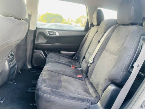 2015 Nissan Pathfinder SV