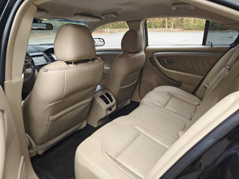 2018 Ford Taurus SEL