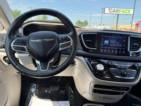 2017 Chrysler Pacifica Touring-L Plus