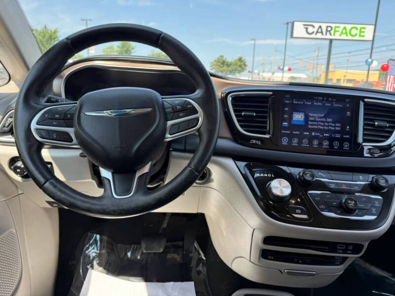 2017 Chrysler Pacifica Touring-L Plus