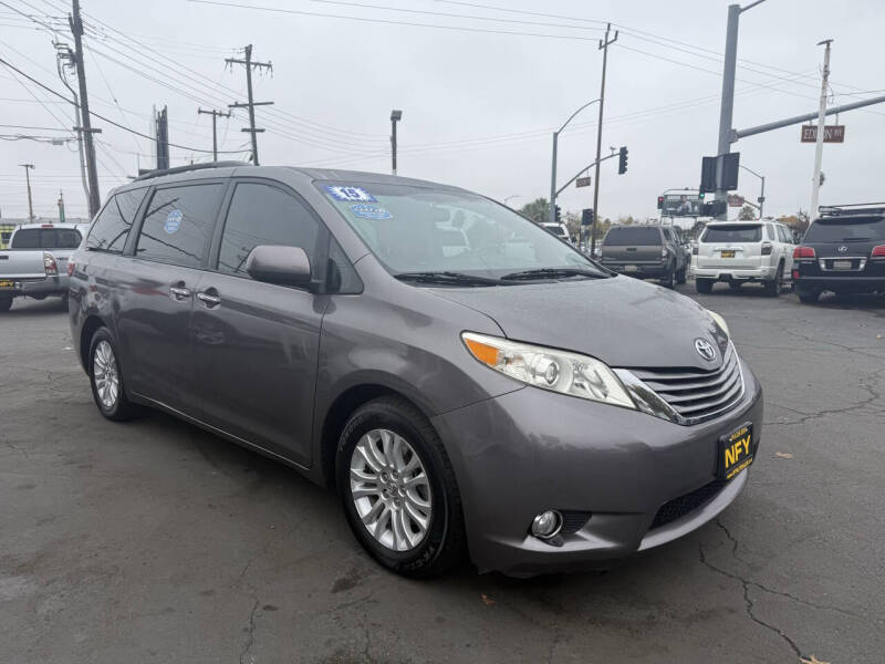 2015 Toyota Sienna XLE Premium 8-Passenger