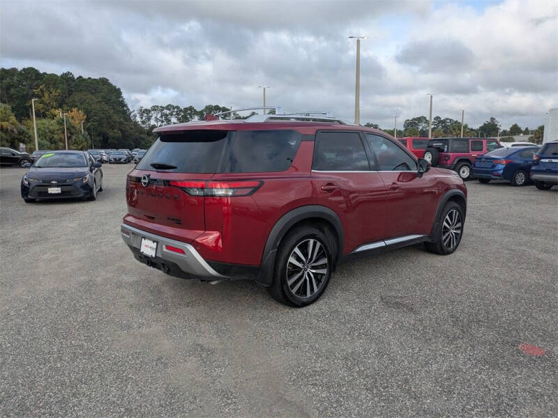 2023 Nissan Pathfinder Platinum