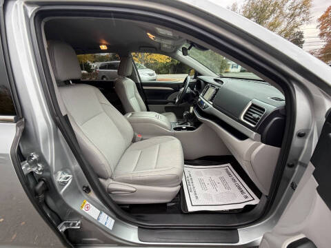 2017 Toyota Highlander LE Plus