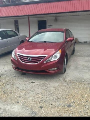 2013 Hyundai Sonata for sale at LEE'S USED CARS INC in Ashland KY
