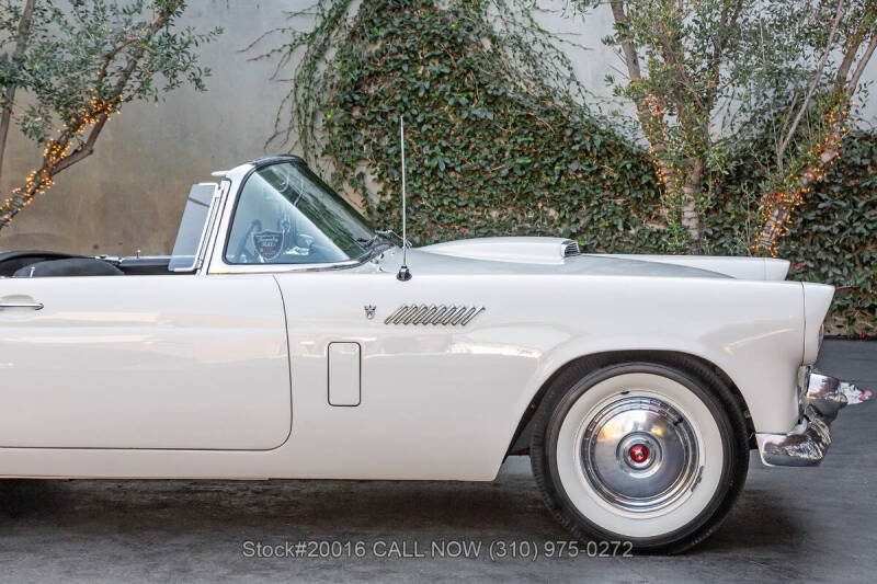 1956 Ford Thunderbird