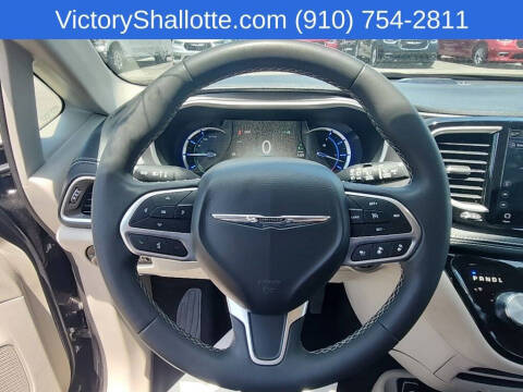 2024 Chrysler Pacifica Plug-In Hybrid Select