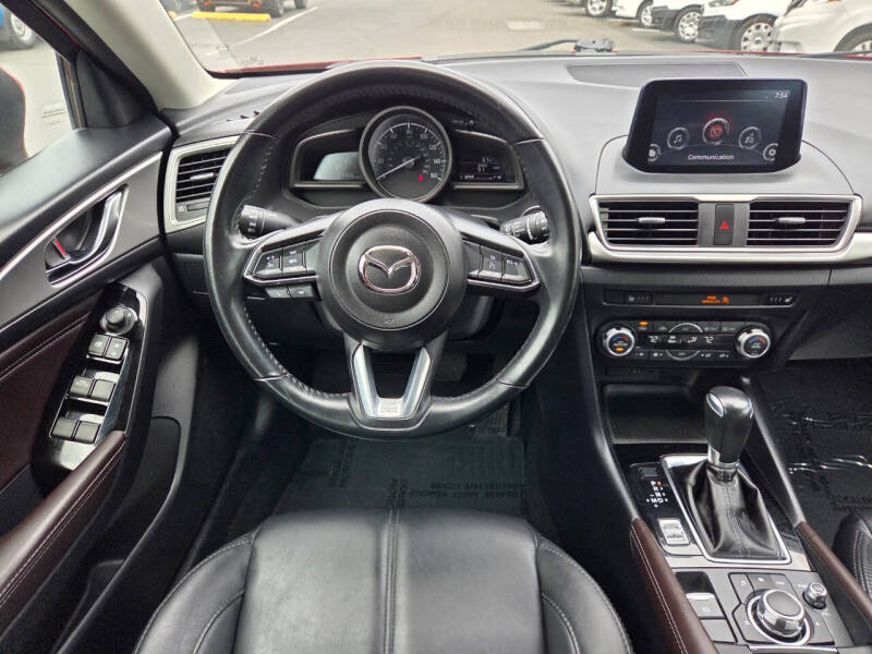 2018 Mazda MAZDA3 Touring