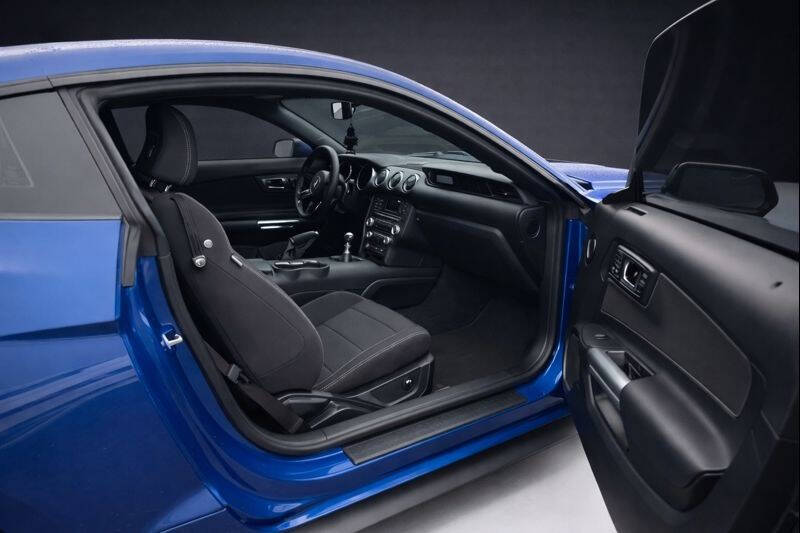 2017 Ford Mustang V6
