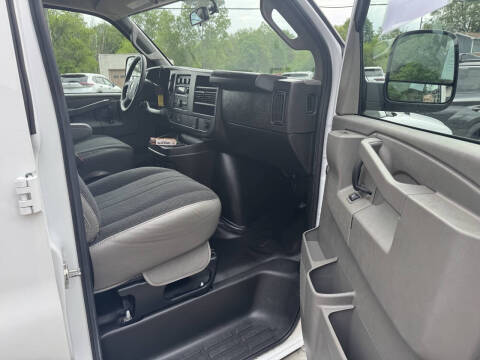 2024 Chevrolet Express 2500