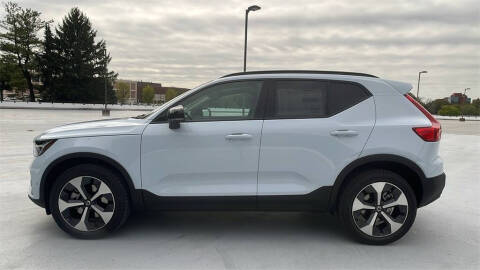 2026 Volvo XC40 B5 Plus