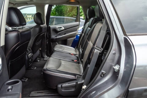 2020 Nissan Pathfinder SL