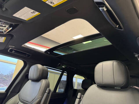 2025 Land Rover Range Rover P400 SE