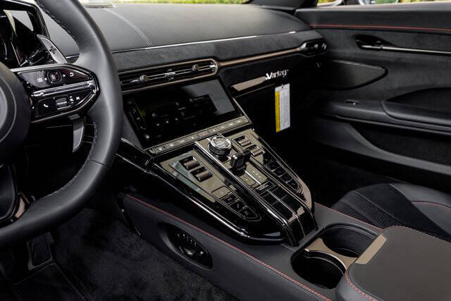 2025 Aston Martin Vantage