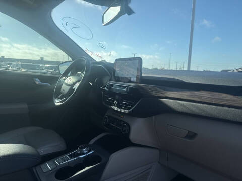 2020 Ford Escape Titanium