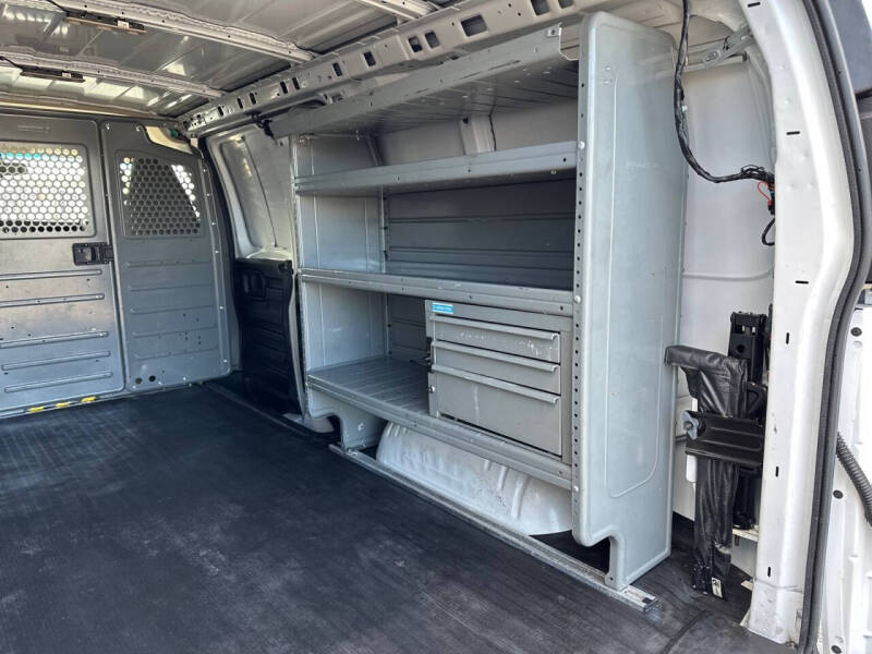 2022 Chevrolet Express 2500