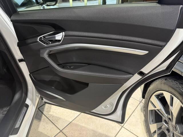 2019 Audi e-tron quattro Premium Plus