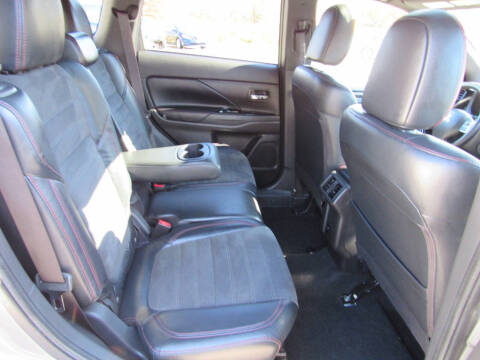 2020 Mitsubishi Outlander LE