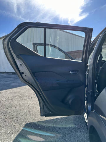 2020 Nissan Kicks SR