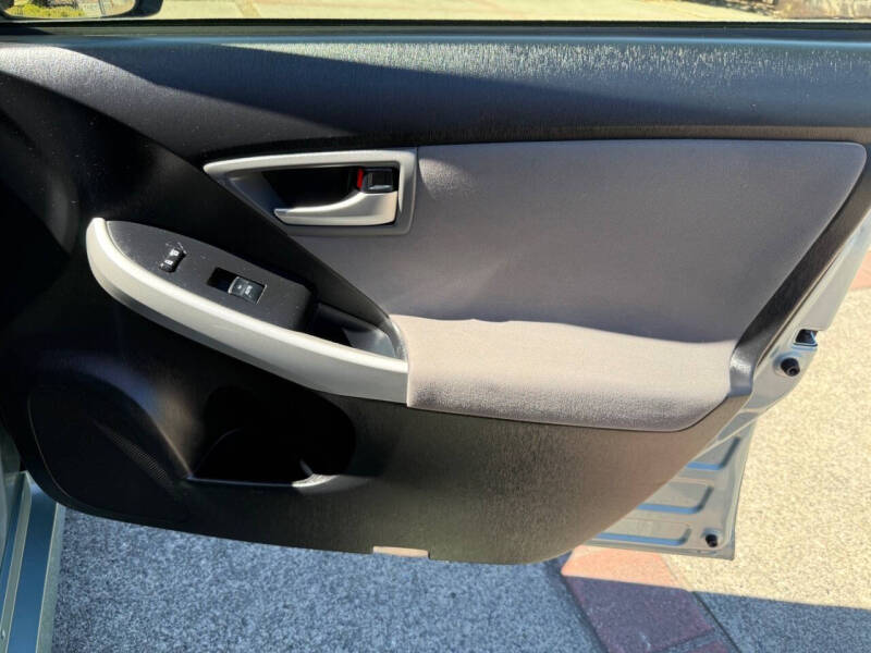 2015 Toyota Prius Three