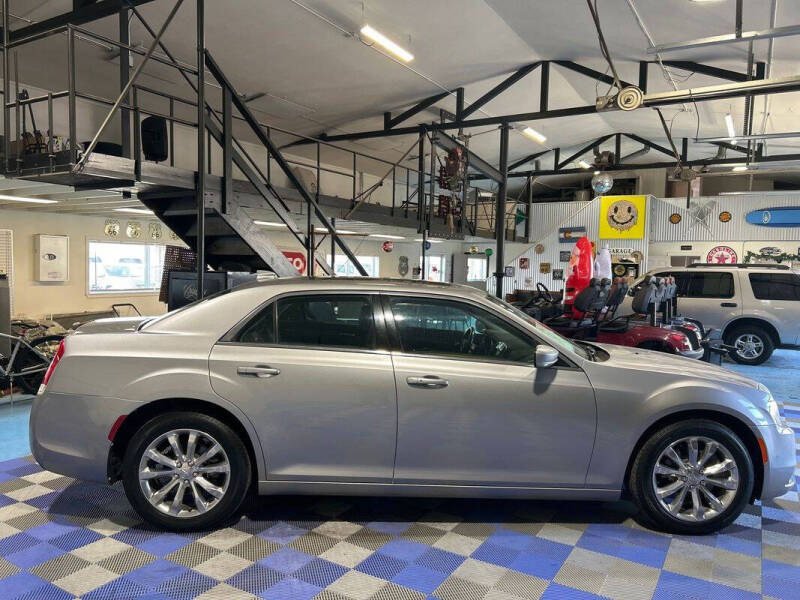 2017 Chrysler 300 Limited