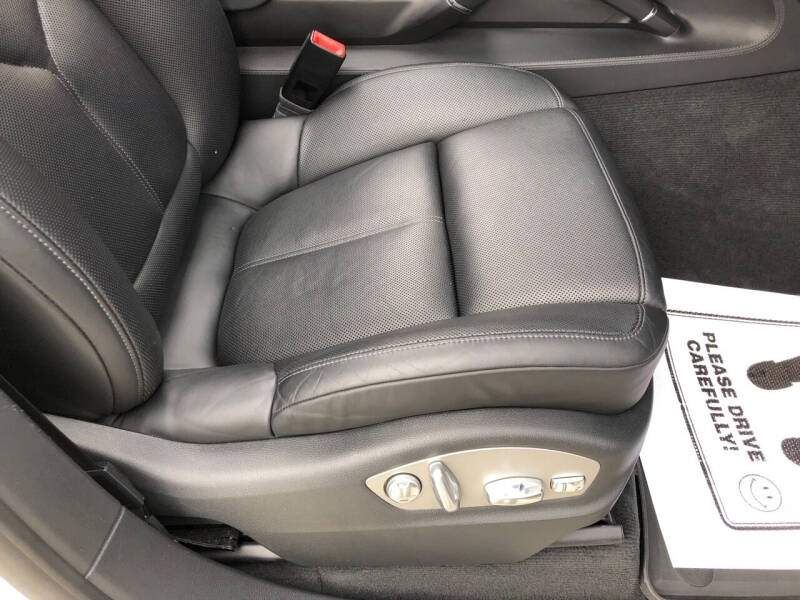 2013 Porsche Cayenne GTS