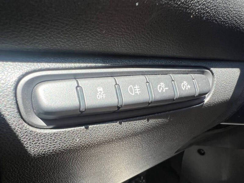 2024 FIAT 500e Inspi(RED)